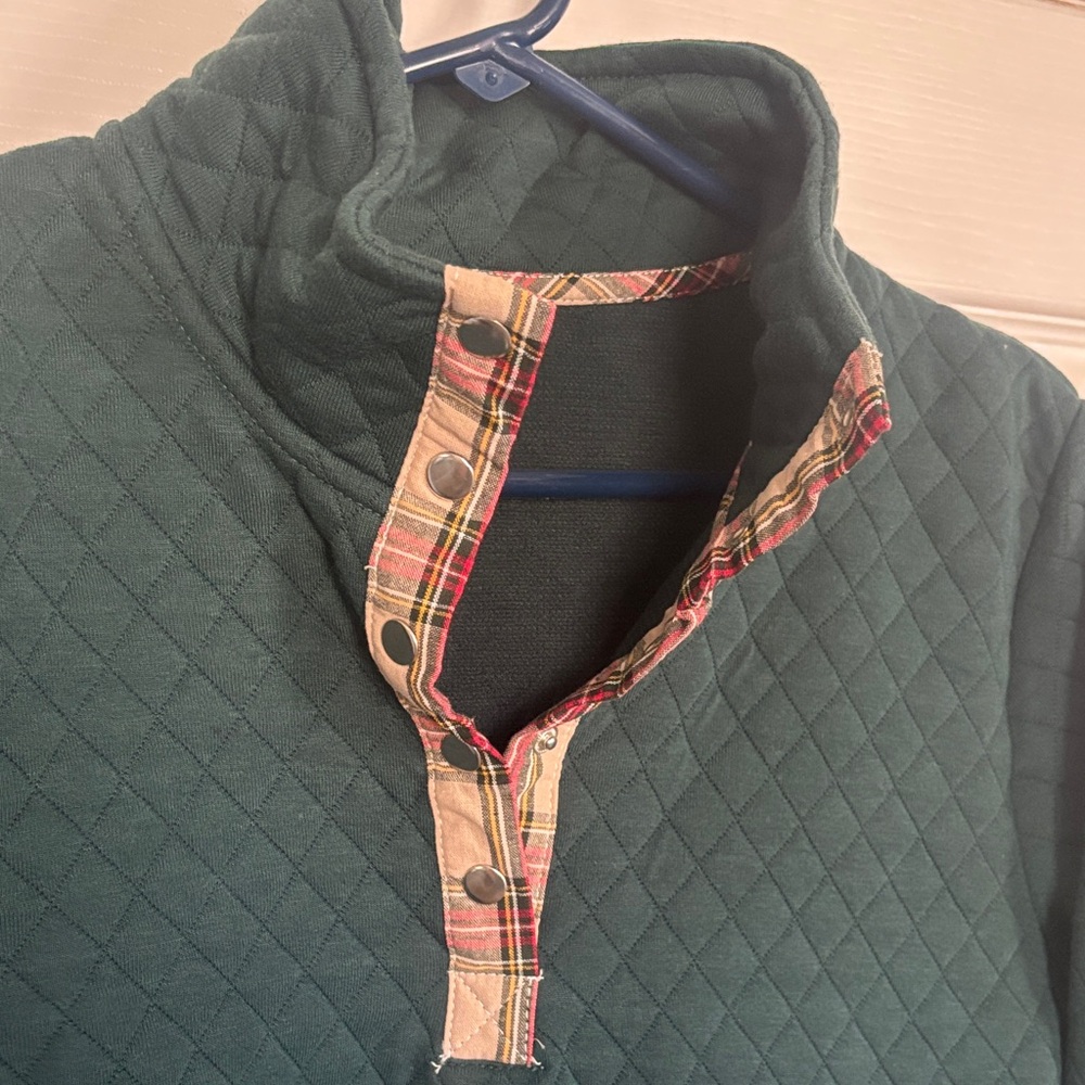 Quilted Green Pullover with Plaid Trim size Medium - Picture 2 of 7